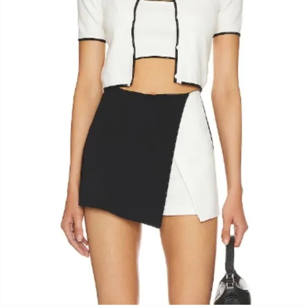 NWT by the way. Aaleyah Two Tone Wrap Skort size small